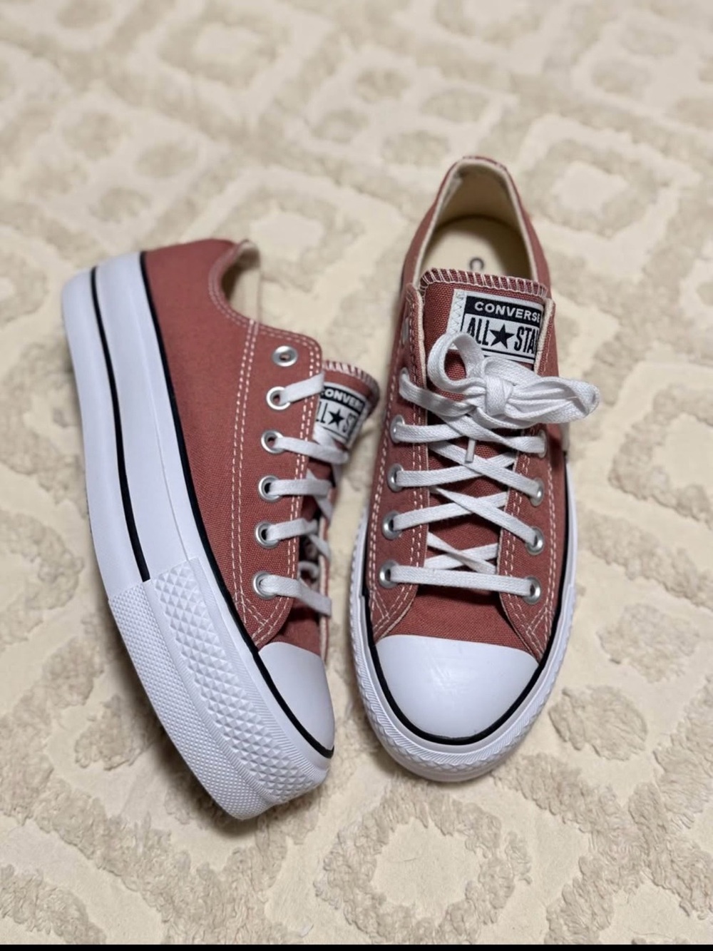 Brand New Converse Low Top Platform Sneakers - Dusty Rose & White 6.5